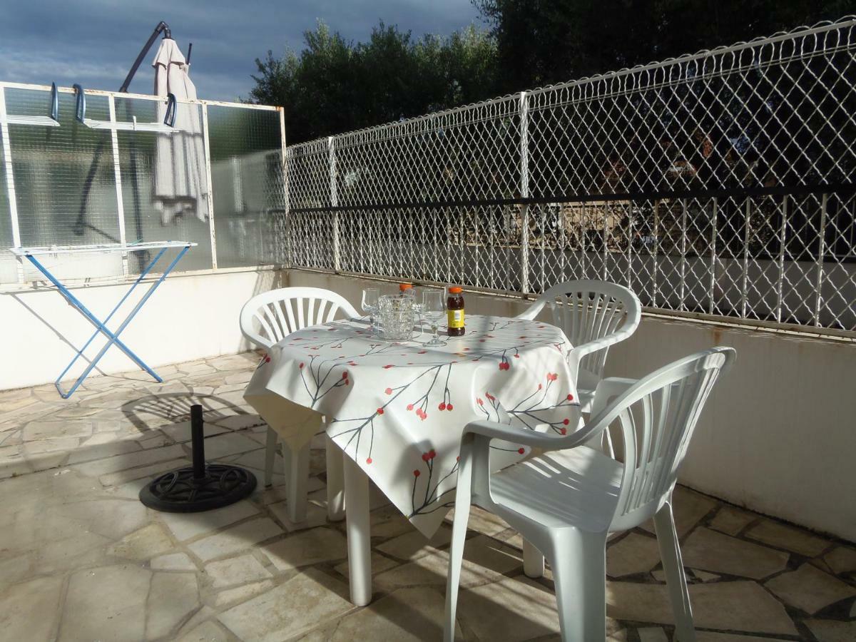 Apartament Joli Studio Calme Avec Terrasse Nicea Zewnętrze zdjęcie